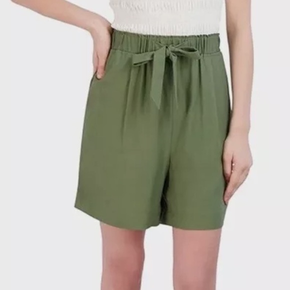 BCBGeneration Pants - BCBGeneration Relaxed Stretch Tie Waist Short Green Women’s Size M